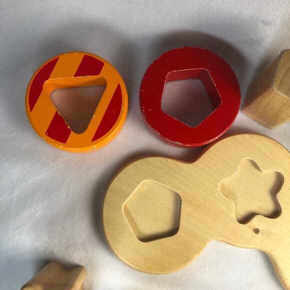 ELC Shape Sorting Caterpillar Wooden Puzzle - Picture 2 of 8